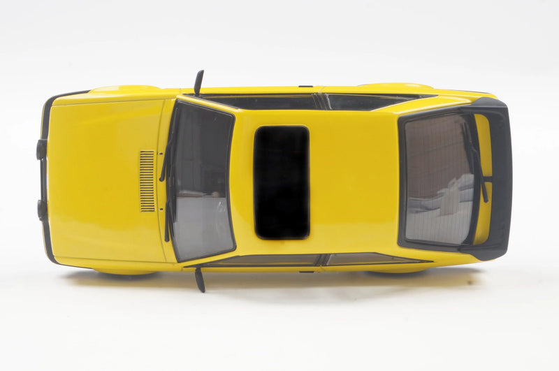 Ford Escort XR3 (1988) - Amarelo - California Classics