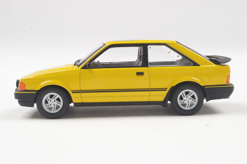Ford Escort XR3 (1988) - Amarelo - California Classics