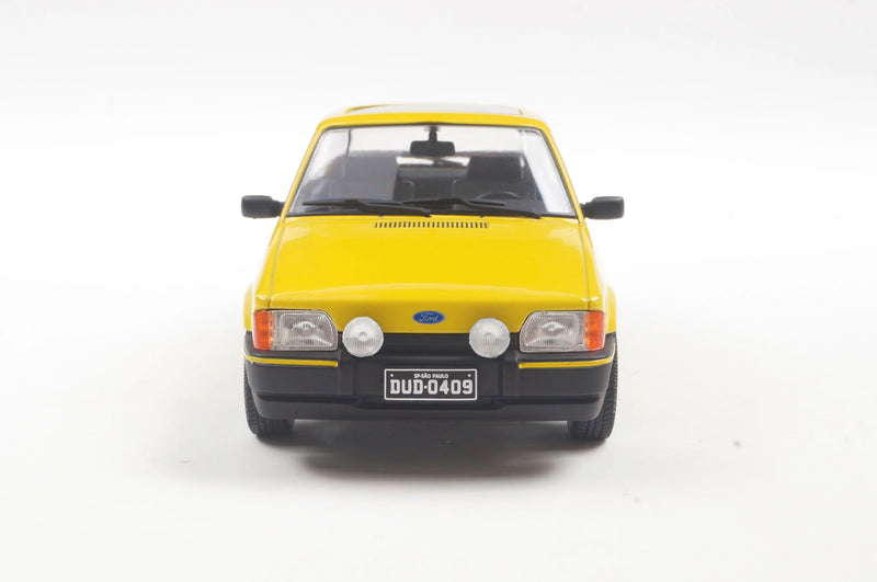 Ford Escort XR3 (1988) - Amarelo - California Classics