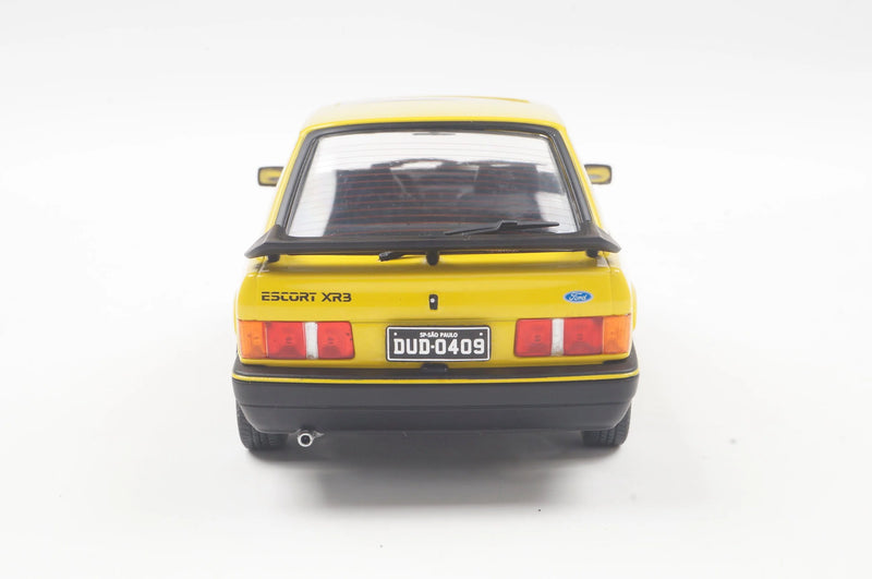 Ford Escort XR3 (1988) - Amarelo - California Classics