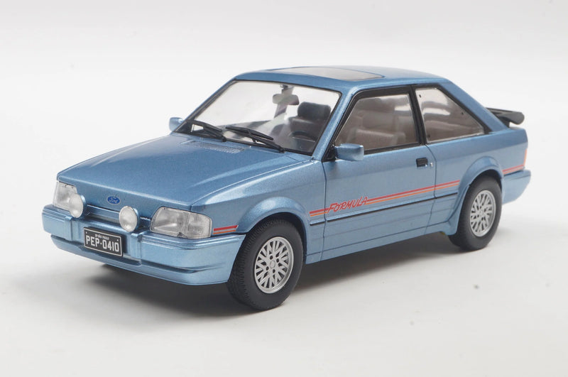 Ford Escort XR3 (1991) - Azul - California Classics
