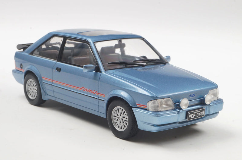 Ford Escort XR3 (1991) - Azul - California Classics