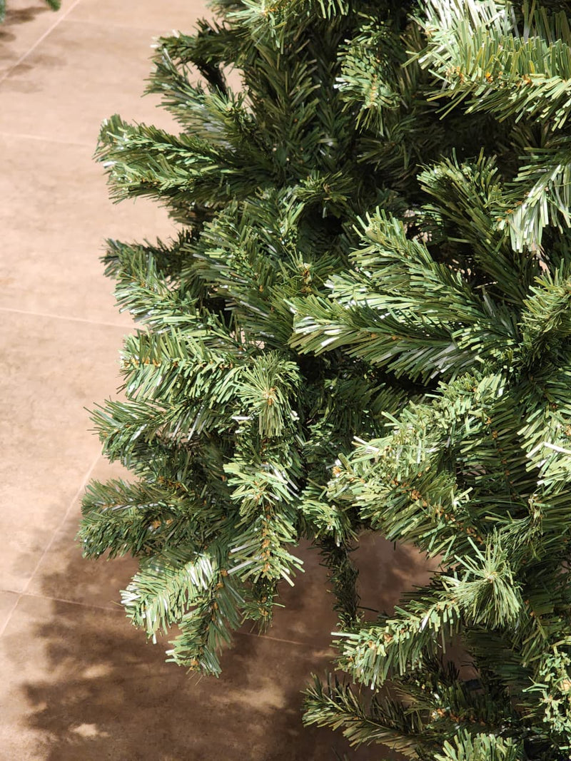 ÁRVORE TRADICIONAL IPANEMA 1350 GALHOS 2,40CM