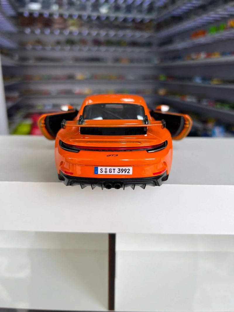 Porsche 911 GT3 2021 Laranja