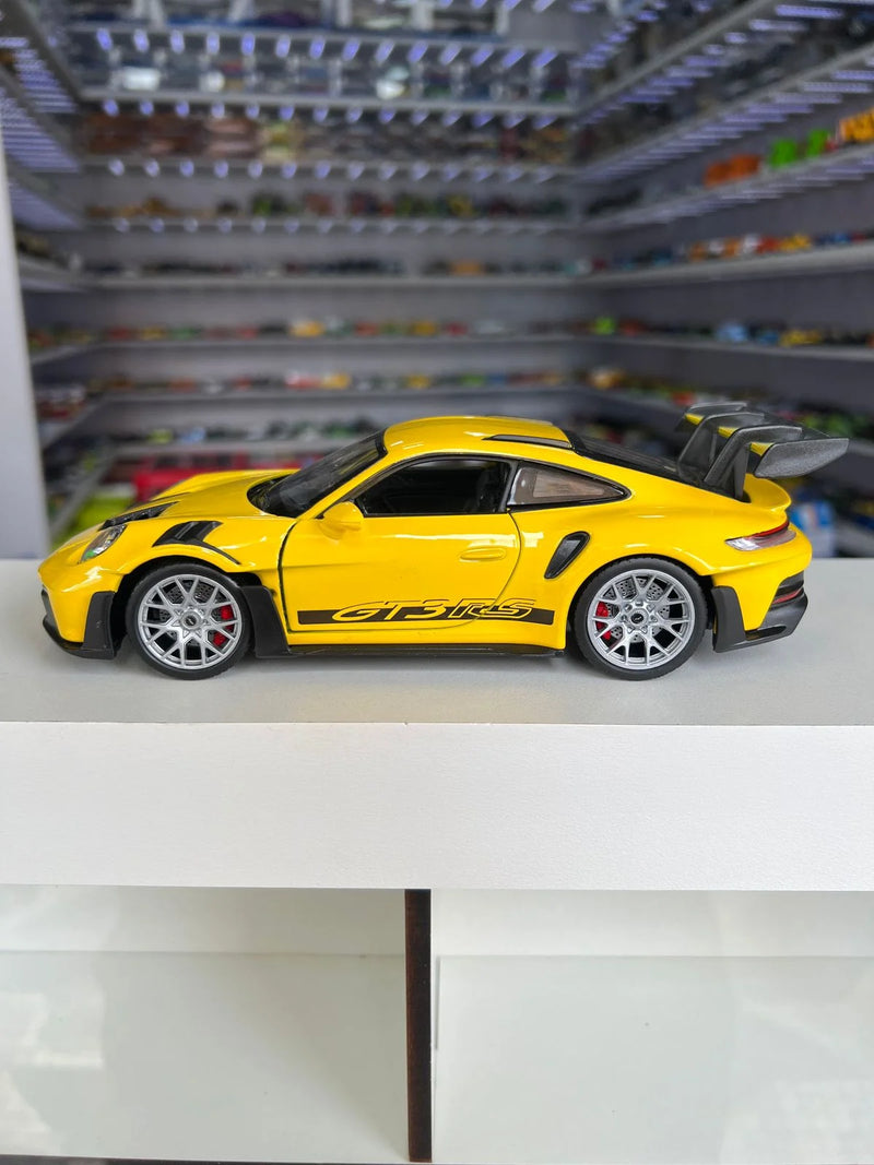 Porsche 911 GT3 RS Amarelo