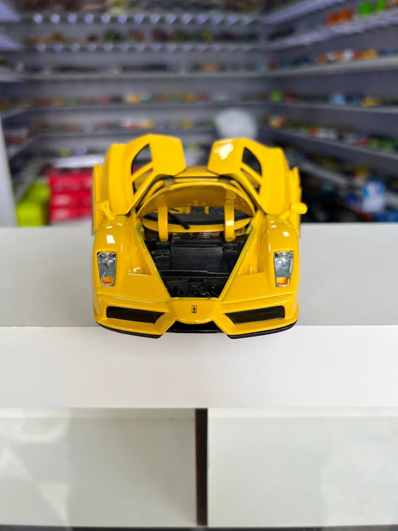 Enzo Ferrari Amarelo
