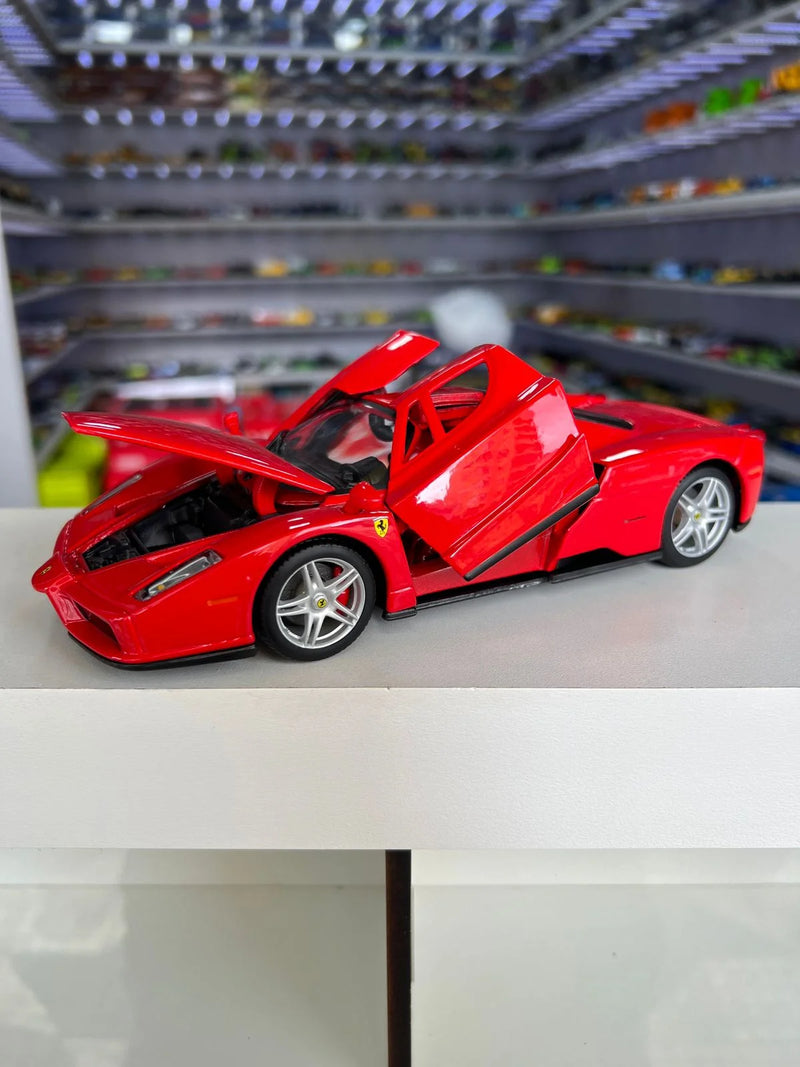 Enzo Ferrari vermelho