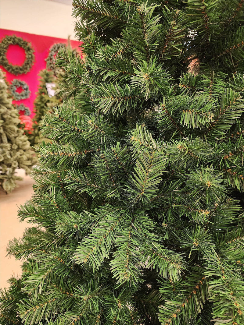 ÁRVORE TRADICIONAL COPACABANA 1350 GALHOS 2,40CM