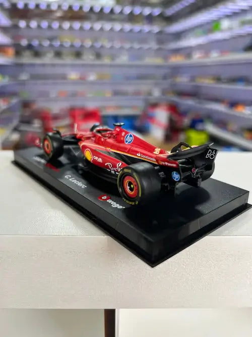 Fórmula 1 Ferrari SF24 Charles Leclerc 2024 c/ Display e Piloto