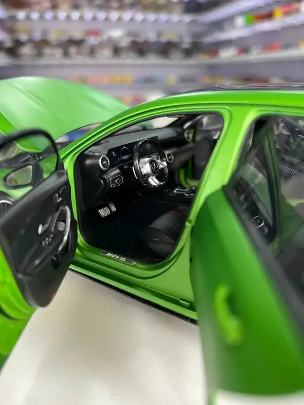 Mercedes-Benz AMG A45 S  Limited Edition Verde